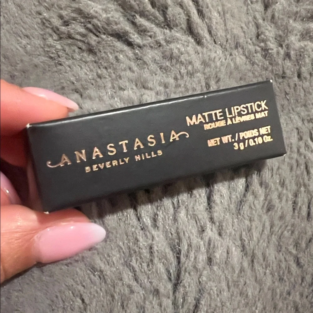 ANASTASIA Full-Pigment Matte & Satin Velvet Lipstick-Royal Red